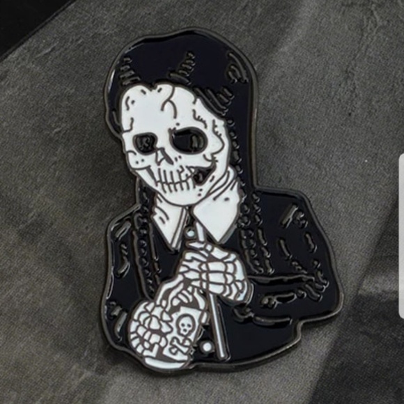 Wednesday Addams zombie dead girl gothic pin - Picture 1 of 4
